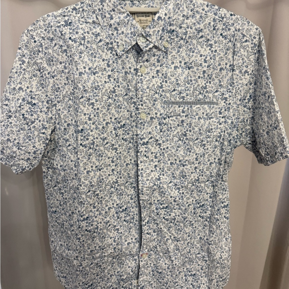 Alexander Julian White and Blue Floral Button Down Shirt